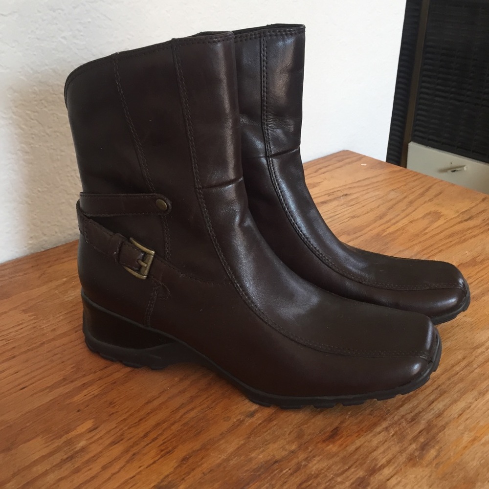 Style & Co Rustic Ankle Boots, brown size 5.5